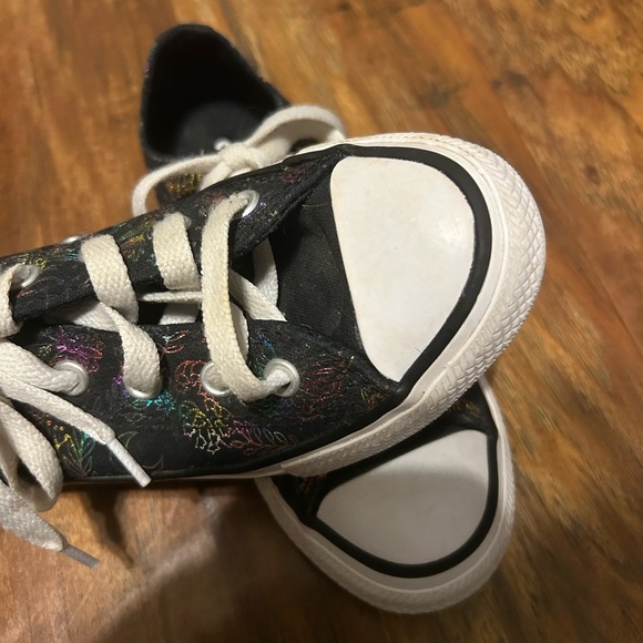 Converse All Stars Multicolored Sparkly Butterfly Printed Youth Size 12 Shoes - Picture 3 of 7